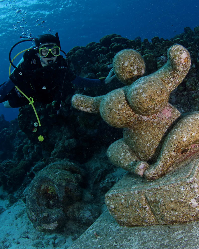 sculpture underwater